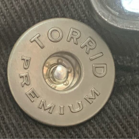 Torrid Premium Skinny Jeans 5 Working Pocket Belt Loops Size 26R Black - Picture 9 of 15